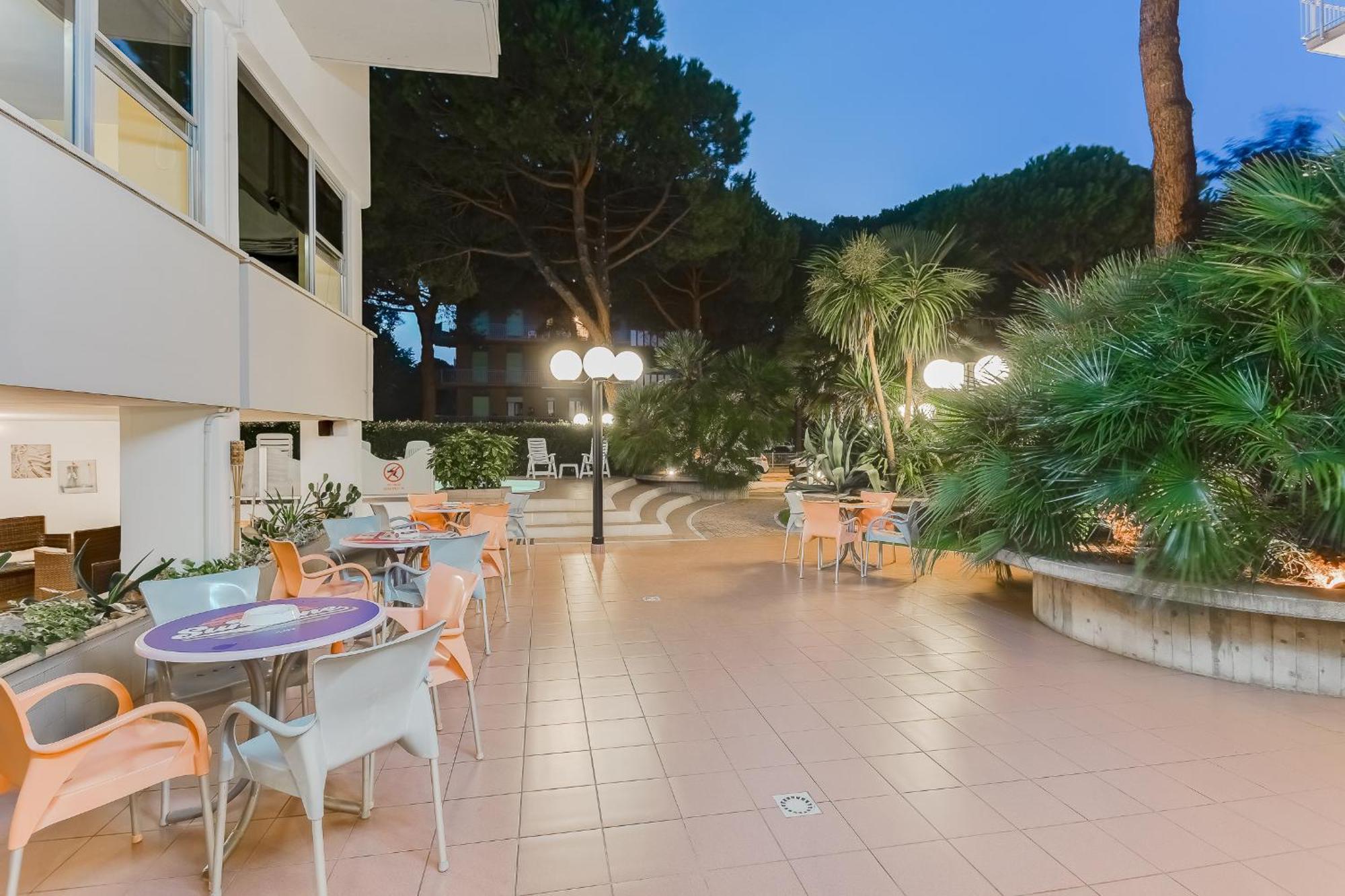 Hotel Kiss Cesenatico Luaran gambar